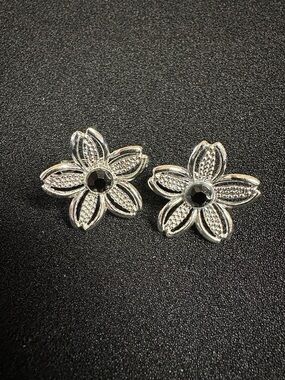 Vintage Sarah Coventry “Black Beauty” Silver-Tone Floral Clip-On Earrings